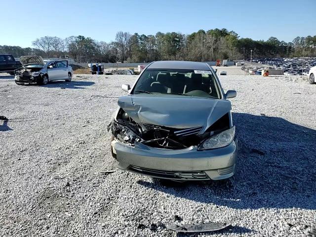 2005 Toyota Camry - Image 11