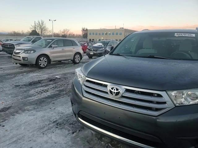 2012 Toyota Highlander - Image 14