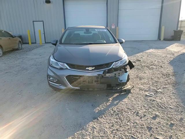 2018 Chevrolet Cruze - Image 10