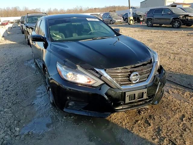 2017 Nissan Altima - Image 13