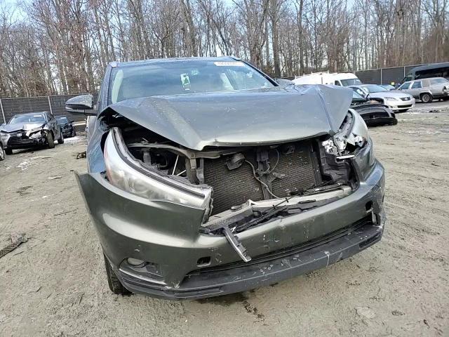 2015 Toyota Highlander - Image 12