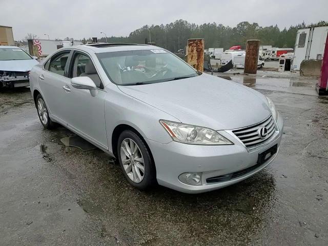2011 Lexus ES - Image 10