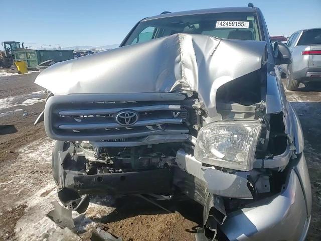 2004 Toyota Sequoia - Image 12