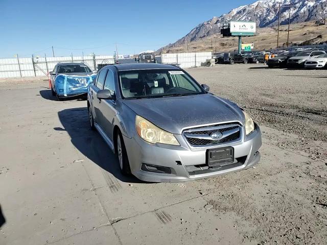 2010 Subaru Legacy - Image 10
