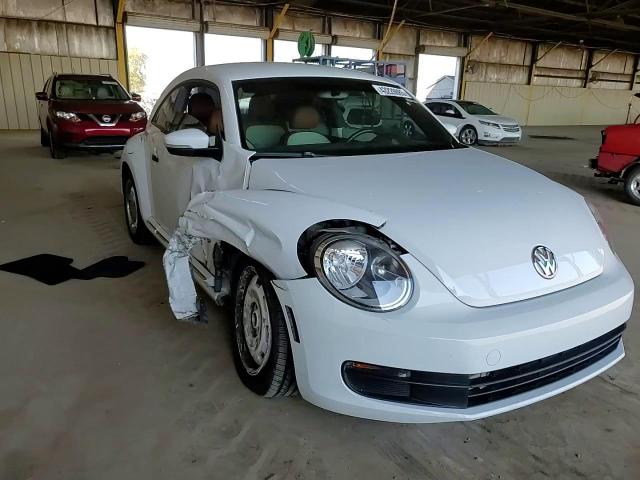 2015 Volkswagen Beetle - Image 10