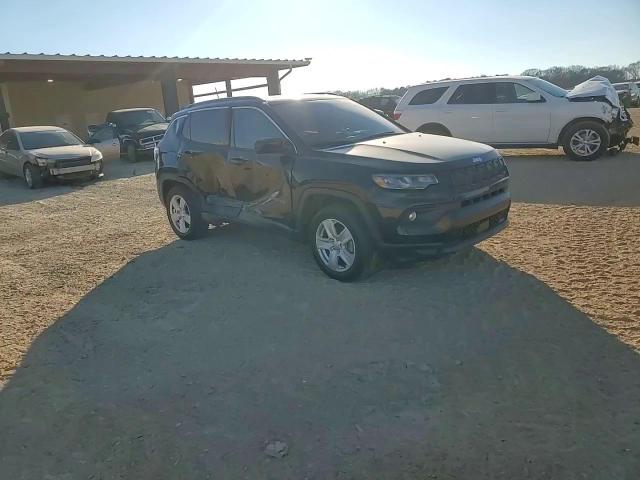 2022 Jeep Compass - Image 13
