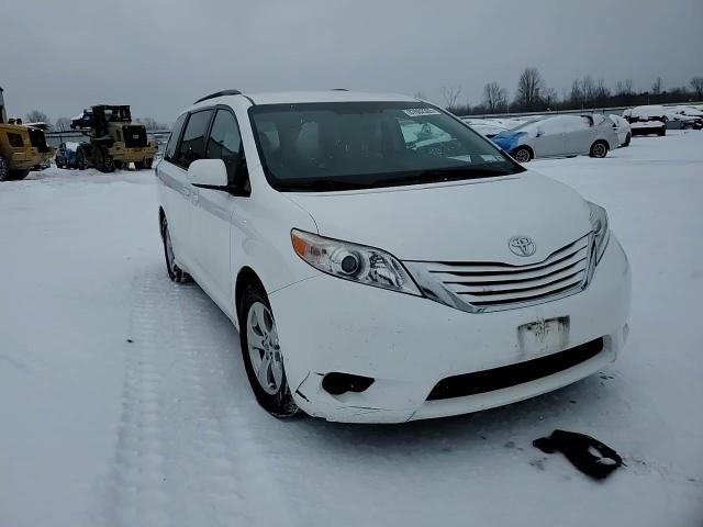 2015 Toyota Sienna - Image 15