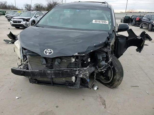 2014 Toyota Sienna - Image 12