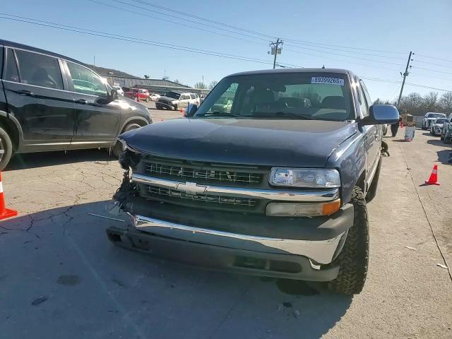 2002 Chevrolet Silverado - Image 11