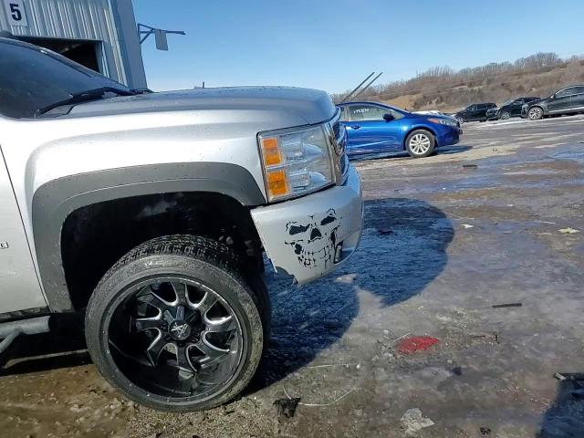 2012 Chevrolet Silverado - Image 14