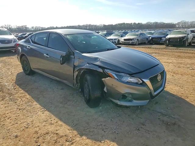 2021 Nissan Altima - Image 13