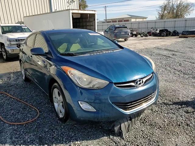 2013 Hyundai Elantra - Image 13