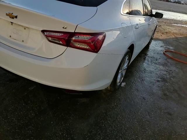 2019 Chevrolet Malibu - Image 13