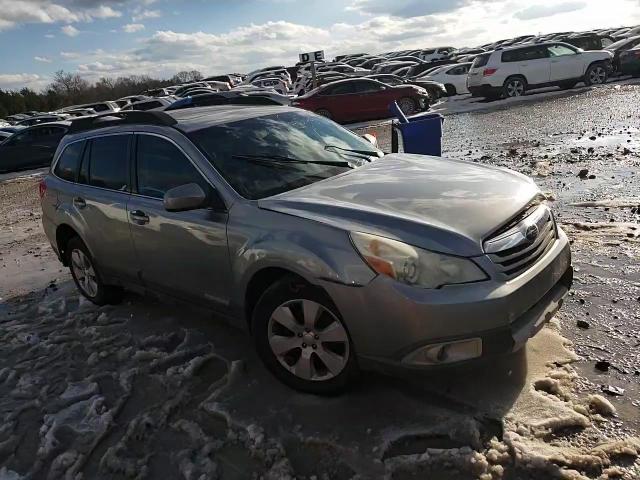 2011 Subaru Outback - Image 11