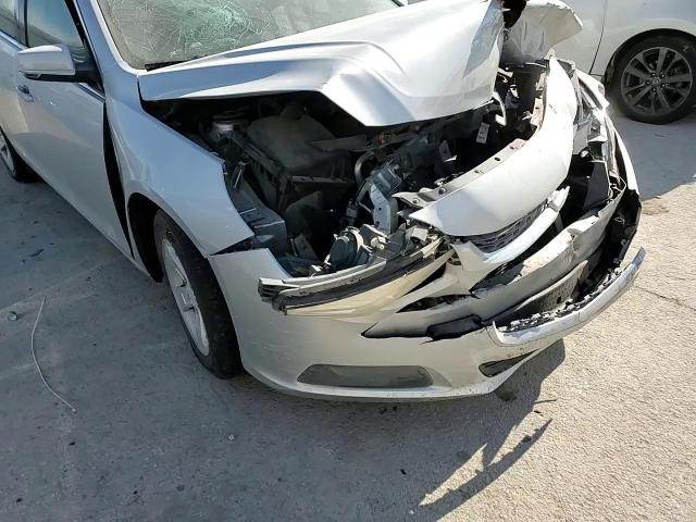 2016 Chevrolet Malibu - Image 11