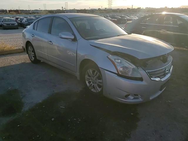 2012 Nissan Altima - Image 11