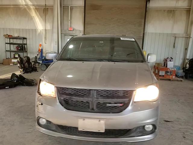 2019 Dodge Caravan - Image 11
