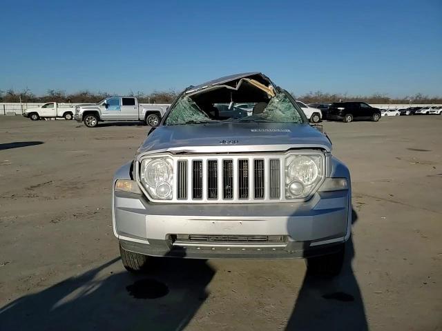 2012 Jeep Liberty (North America) - Image 11