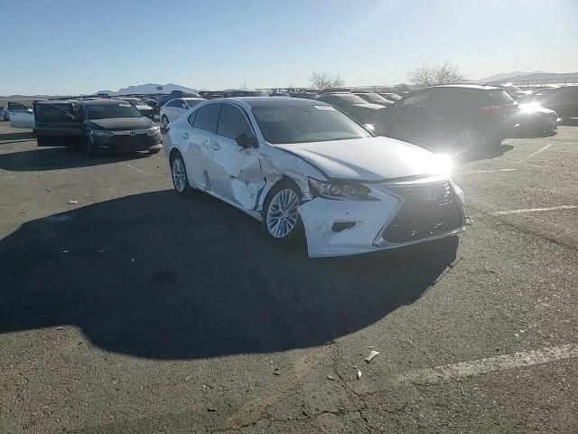 2016 Lexus ES - Image 11