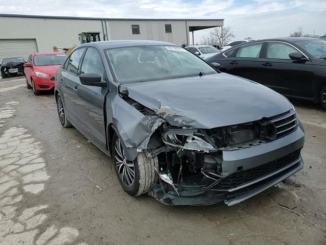2018 Volkswagen Jetta - Image 11