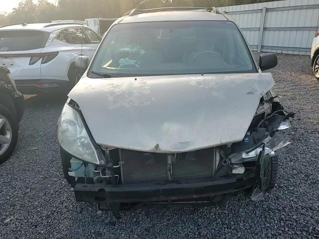 2007 Toyota Sienna - Image 11