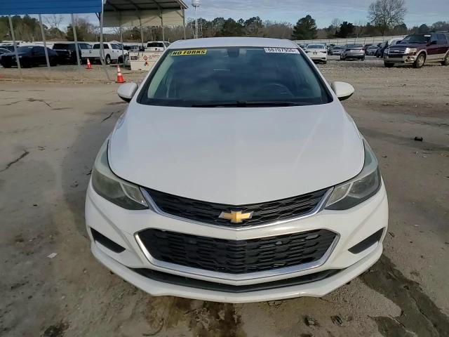 2017 Chevrolet Cruze - Image 10