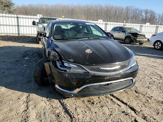 2016 Chrysler 200 - Image 11