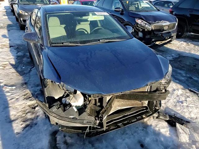 2018 Hyundai Elantra - Image 13
