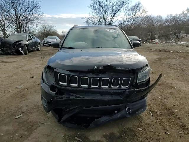2019 Jeep Compass - Image 11