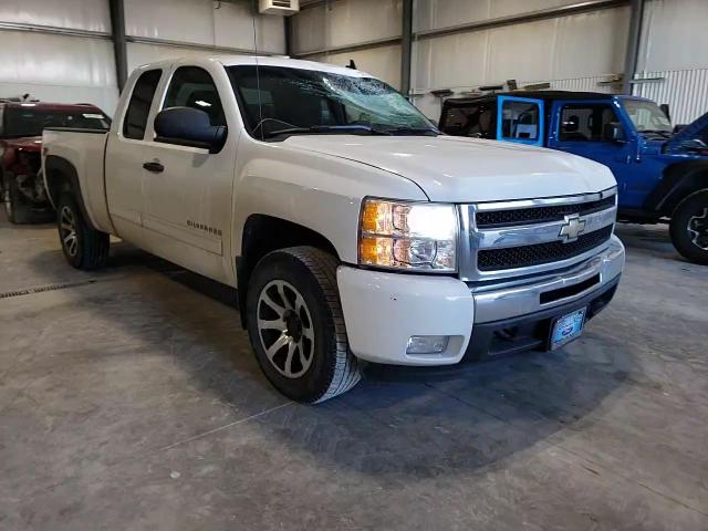 2011 Chevrolet Silverado - Image 11