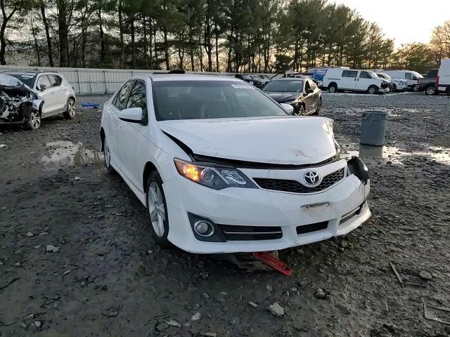 2014 Toyota Camry - Image 11