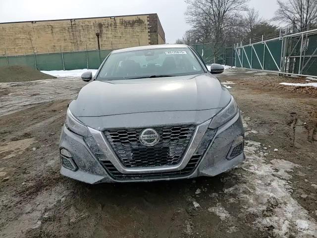 2021 Nissan Altima - Image 11