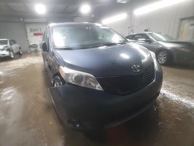 2013 Toyota Sienna - Image 13