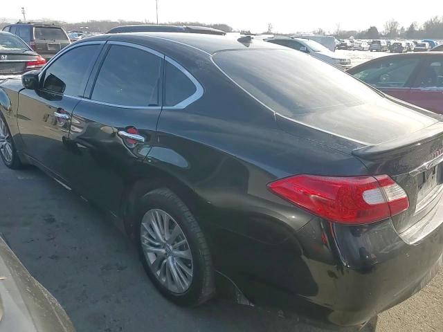 2012 Infiniti M - Image 11