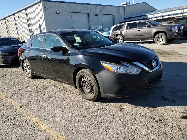 2017 Nissan Altima - Image 13