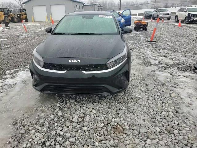2023 Kia Forte - Image 11