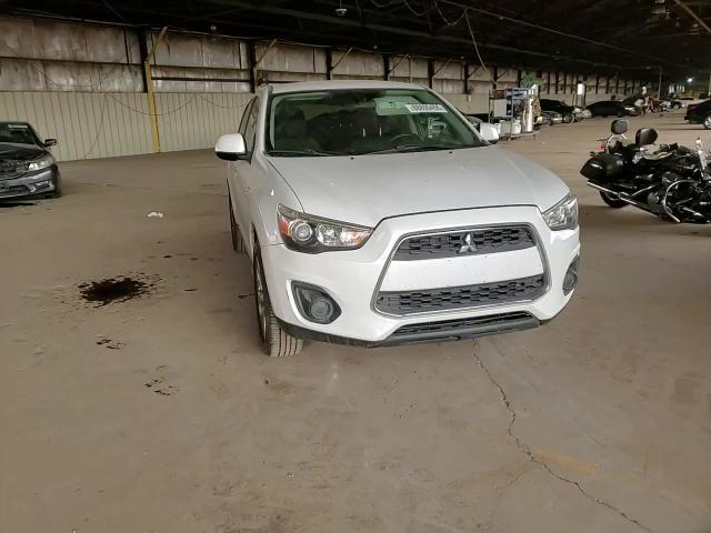 2015 Mitsubishi Outlander - Image 11