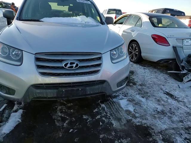 2012 Hyundai Santa Fe - Image 11