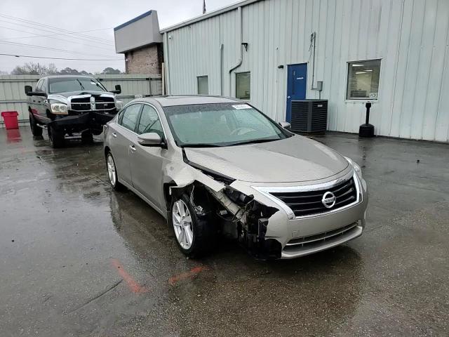 2014 Nissan Altima - Image 13