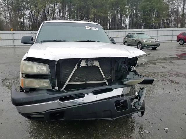2004 Chevrolet Avalanche - Image 10