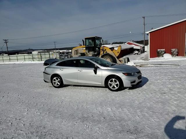 2018 Chevrolet Malibu - Image 13