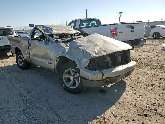 2001 Chevrolet S-10 Pickup - Image 10