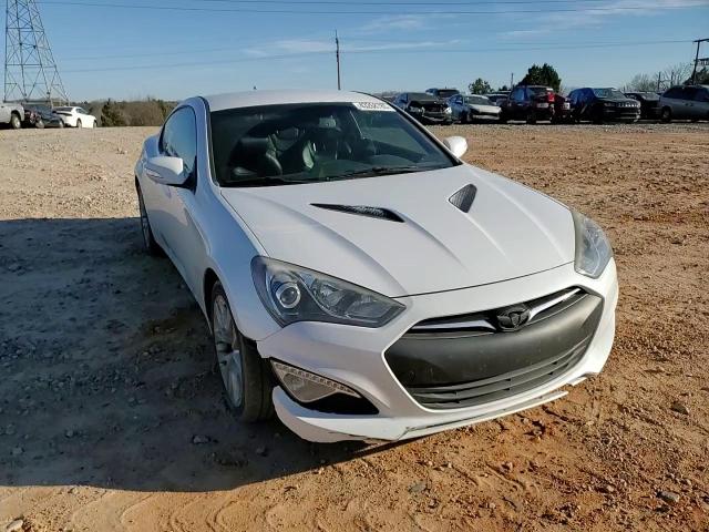 2015 Hyundai Genesis - Image 14