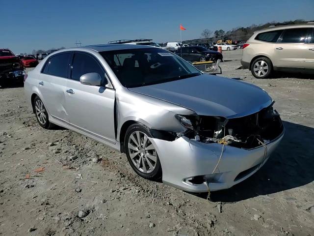 2011 Toyota Avalon - Image 10