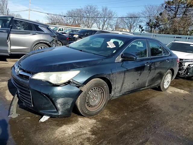 2015 Toyota Camry - Image 10