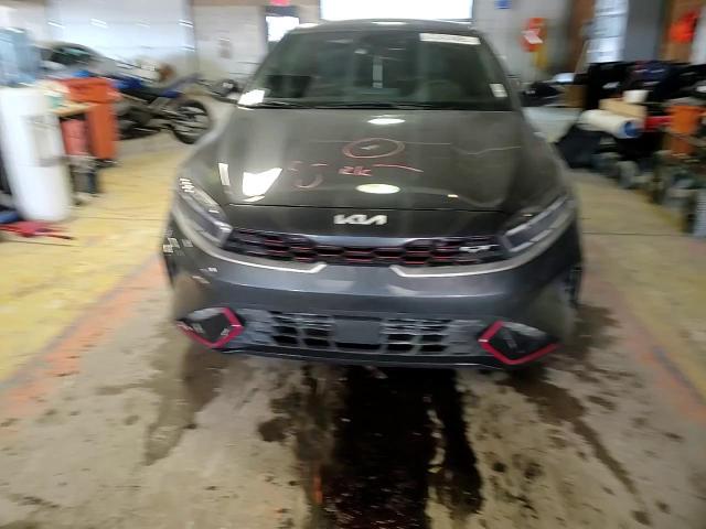 2023 Kia Forte - Image 10