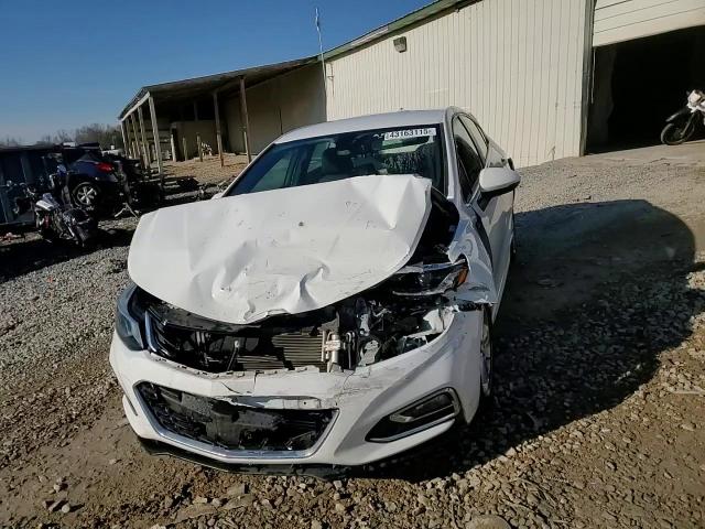 2018 Chevrolet Cruze - Image 13