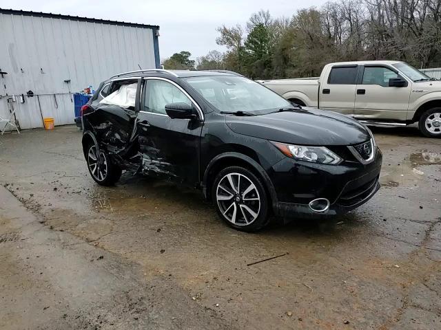 2018 Nissan Rogue - Image 13