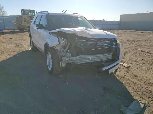 2017 Ford Explorer - Image 12