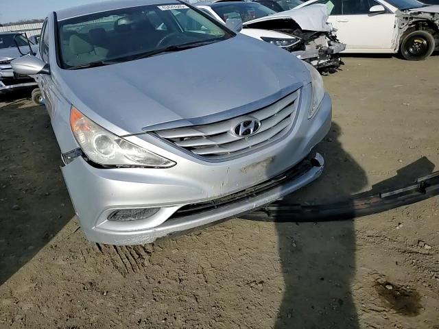 2012 Hyundai Sonata - Image 10